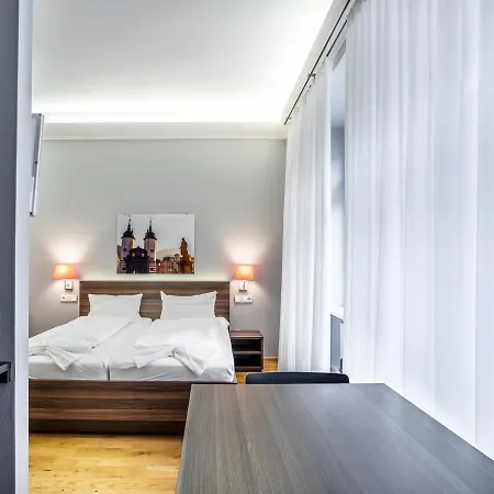 Doppelzimmer 302 *